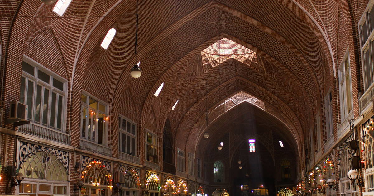 Going to another bazaar this evening in my Iranian cultural heritage site thread. The Bazaar of Tabriz. It's one of the oldest bazaars in the Middle East and is the largest covered bazaar in the world (thank you Google for that info). It's a UNESCO World Heritage Site.