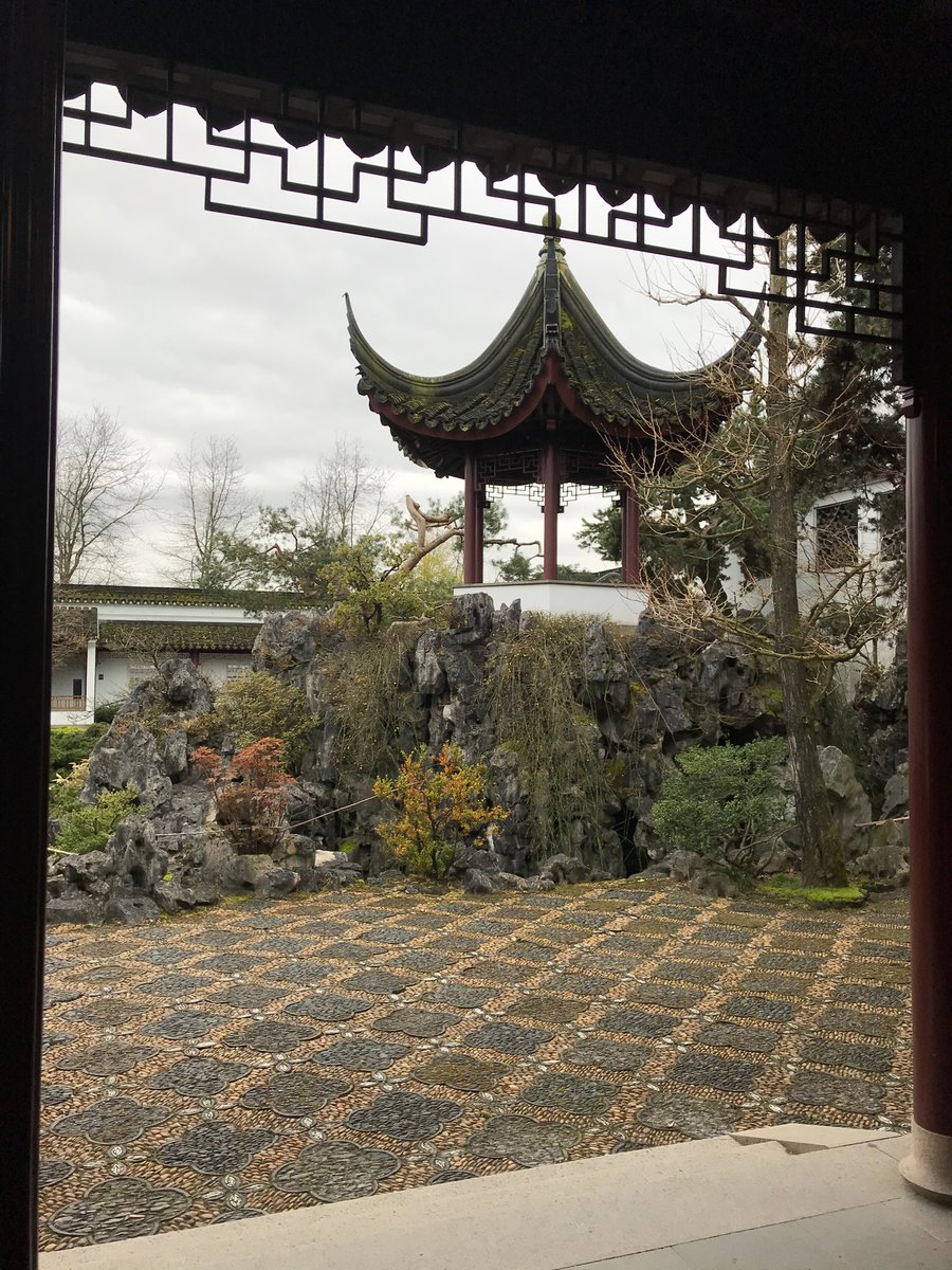 vandoza's tweet photo. #stanvlearns An English 11 class finds itself contemplating the wonders of the world at the Classical Chinese Gardens @vangarden in @YVR_Chinatown. Worth a visit for some serenity. #chinatownyvr https://t.co/44Rw95ZY6X