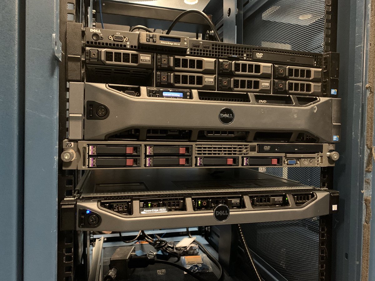 CATHOSTCanada's tweet photo. Je suis très fier au nom de mon équipe de vous présenté notre infrastructure à Montréal au centre de donnée Aptum :) Anciennement appelé Peer 1 Cogeco. Si vous voulez venir le visiter simplement m’écrire un petit PV et ils nous fera plaisir de vous recevoir! https://t.co/Gi9eqrSUZp