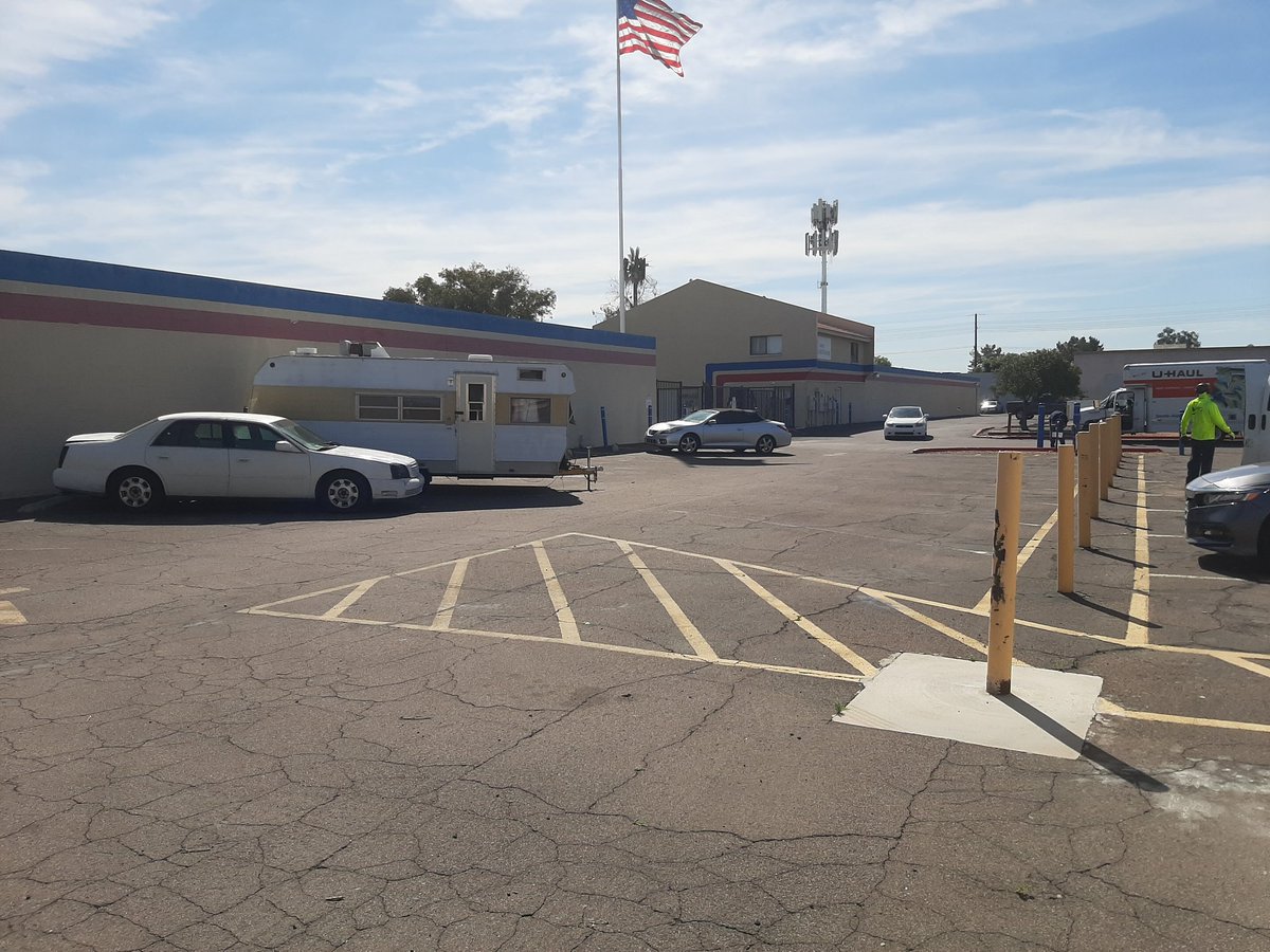 CartierPoitier's tweet photo. The same crackhead just broke into my storage #again 4TH #TimesUp @centralstorage_ 9029 N 43rd @CityofPhoenixAZ . Now gate damage. Is this lack service and satisfaction dispute @Citi @Visa @AskAmex @Discover @pissedconsumer WWYD?! #ghettoAF so I expect a #Refund. @WSHHVIDSS https://t.co/v2dq1DRUId