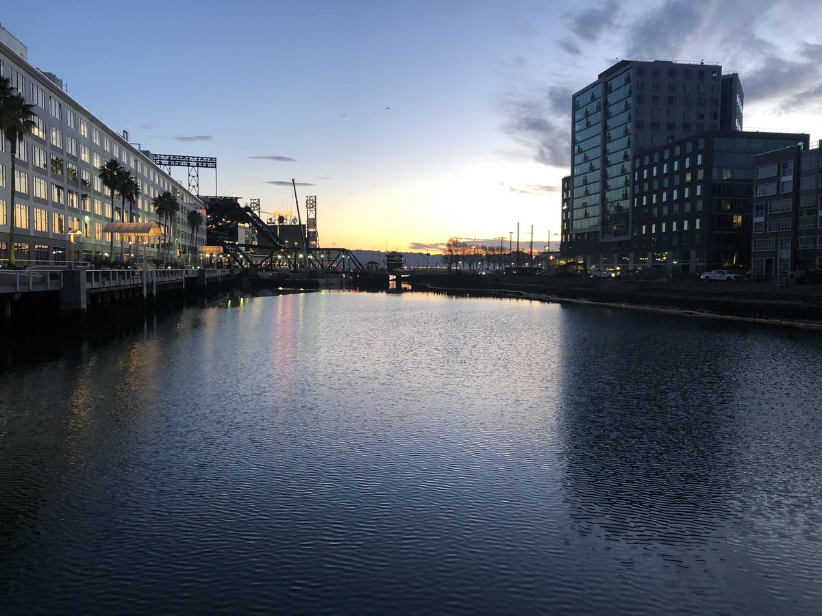 hellla_aloha's tweet image. beautiful struggle.