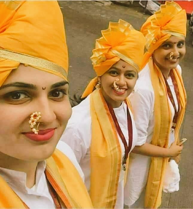 kamandaal's tweet photo. स्त्री वह subject है जिसे पुरुष सारी उम्र भी पढ़े तो भी passing marks से ज्यादा नंबर नहीं ला सकता। https://t.co/hBUdXAsChd