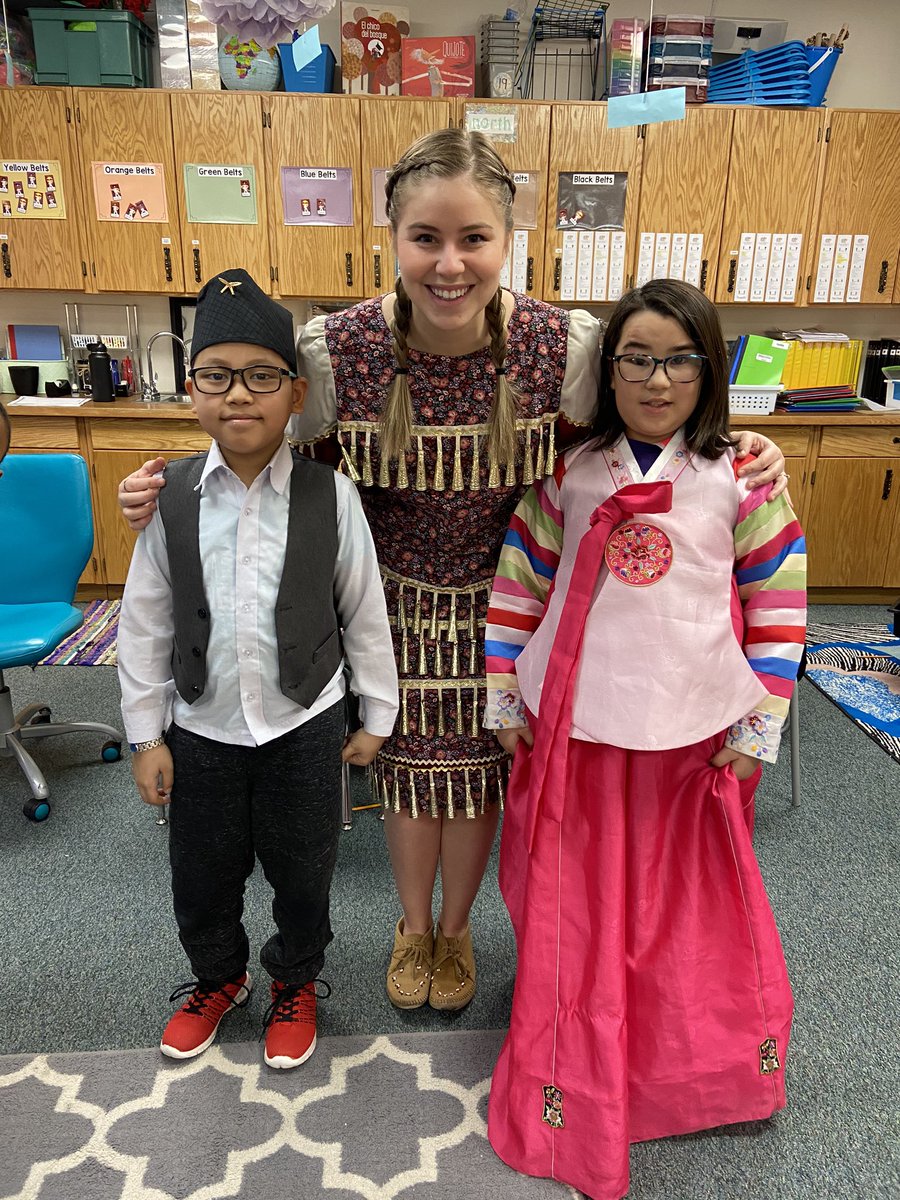 MrsTrosensClass's tweet photo. Reading About Cultures Day! 📚The beauty of who we are and where we’ve come from was on full display @WinshipGFPS today 🙌🏻 Mrs. Trosen’s jingle dress could be heard from miles away! 💃🏼🎉 #gfschools #gfwinship #celebrateculture #traditionalclothes https://t.co/IrHVANrBIs