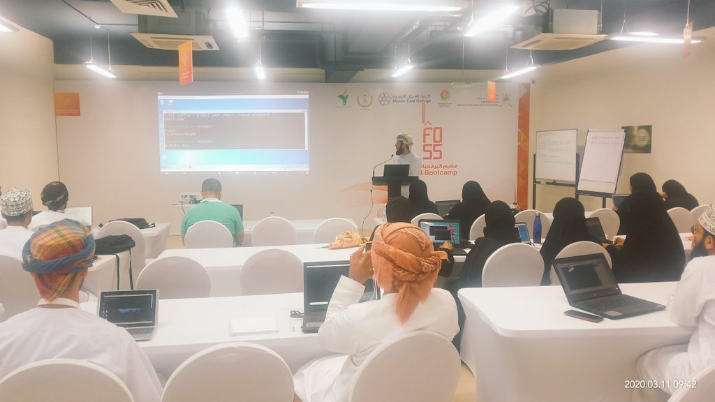 foss_Oman's tweet photo. فهد السعيدي من وزارة @oman_mtc يستمر لليوم الثالث في #مخيم_البرمجيات_الحرة 2020 لتقديم ورشته الأخيرة في أداة @gitlab لإدارة الشفرة المصدرية والبرمجة التشاركية
#foss_bootcamp 2020 https://t.co/GVUjO1CXvR