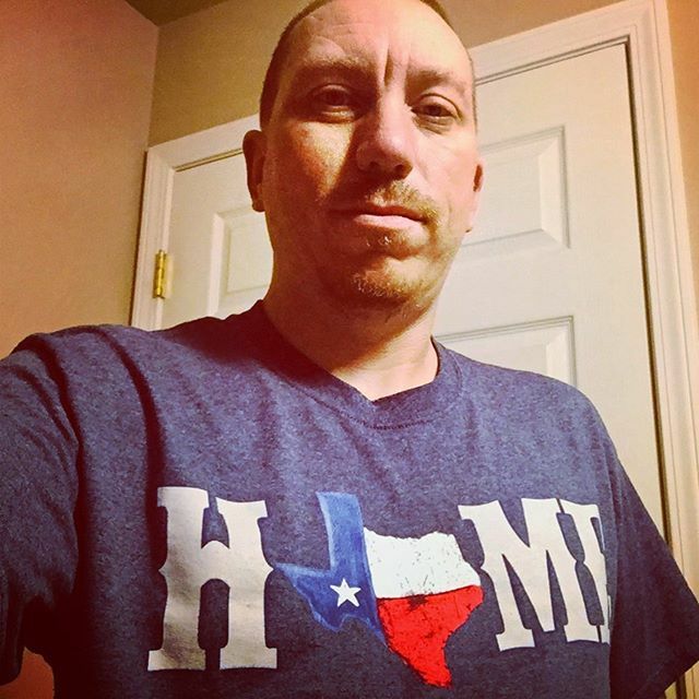 Saw this in a thrift store and just had to have it.  It was in my favorite font and everything, I worked out in my shirt @planetfitness in CDA as well.  #texas #home #instabanger #bangerphoto #imisstexas ift.tt/2vMGXmY