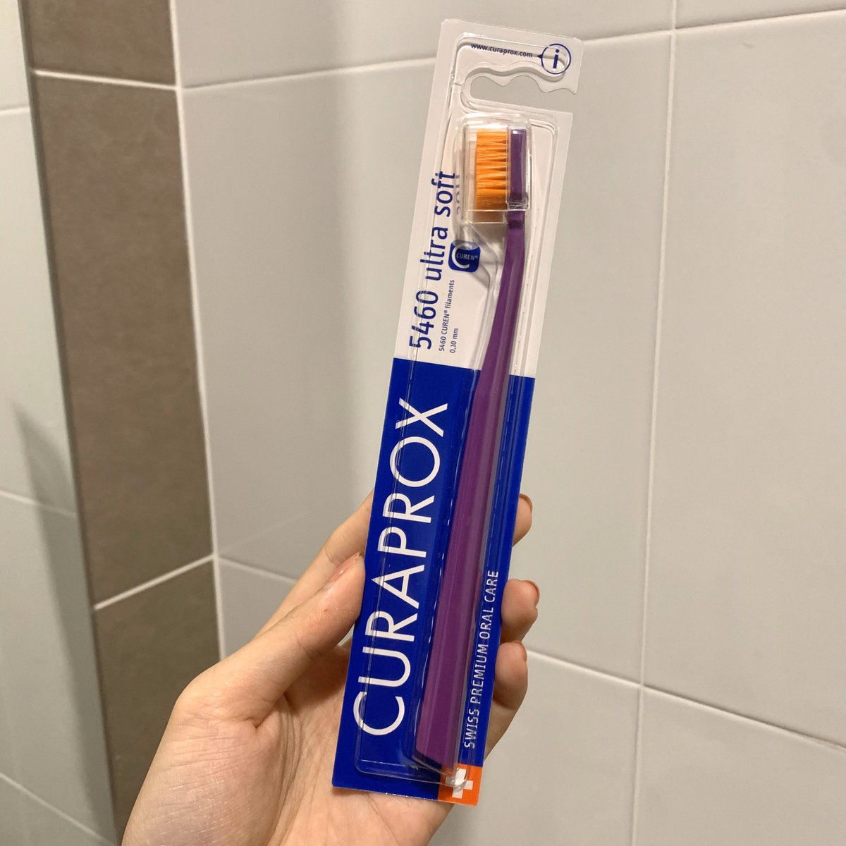 เจอ The best ของแปรงสีฟันละ เขาบอกว่าแปรงทั่วไปมีขนแปรงแค่พันกว่าเส้น แต่อันนี้ล่อไปห้าพันกว่าเส้น คือแปรงแล้วสะอาดจริงงง คราบและกลิ่นคือหาย โดนยี่ห้อนี้ตกเรียบร้อยจ้า