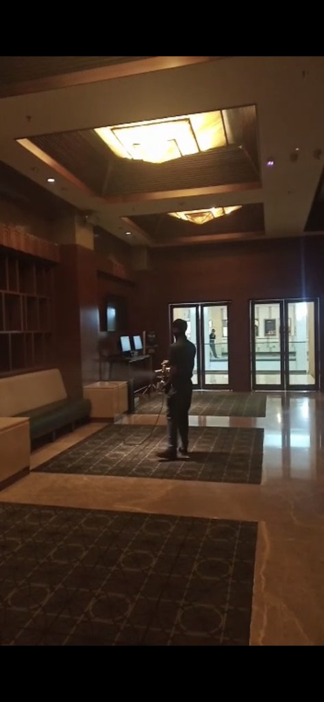 Ini <a href="/cinema21/">Cinema XXI</a> lagi melakukan disinfektan di bioskop-bioskop mereka. Studio, lobi, dan semua ruangan mereka semprot disinfektan supaya penonton merasa lebih tenang dan nyaman.