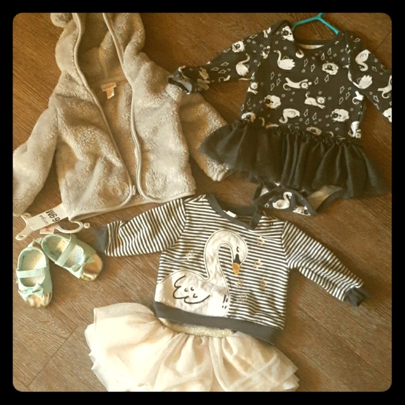 jbunae's tweet photo. So good I had to share! Check out all the items I'm loving on @Poshmarkapp #poshmark #fashion #style #shopmycloset #mylittlepony #swiggles #catjack: https://t.co/XRs4eMDt6b https://t.co/J1syU2Rbe7