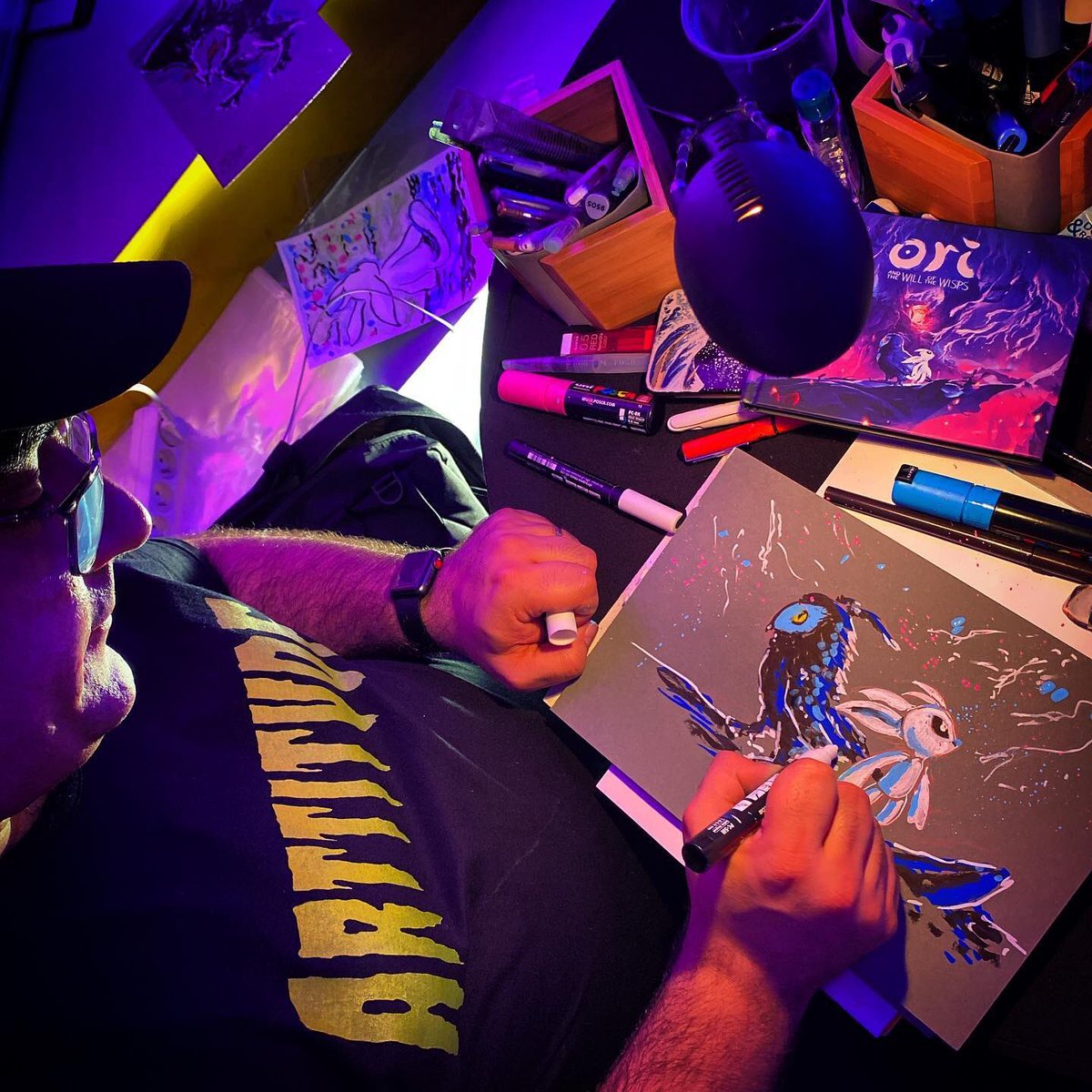 asroth_fred's tweet photo. Merci @XboxFR pour la soirée Ori. Merci @realarttitude. Merci aux personnes venues me voir pour un petit dessin hommage à Ori. #artist #idrewit #arttitude #asrothdesign #OriAndTheWillOfWisps https://t.co/e553Dk4rQB