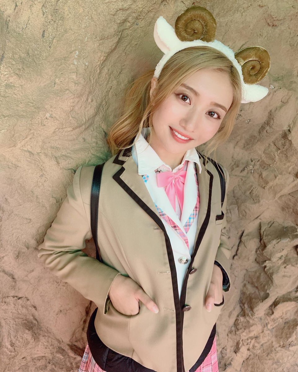 toko_sakurai's tweet photo. Twitterに載せ忘れてた写真！
なおみんと韓国行った時の〜🇰🇷

制服いかがでしょう？🥺💕 https://t.co/gGoz3TXhqC
