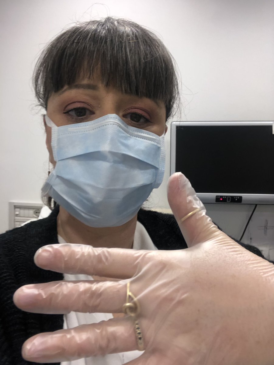 @triomedusa inizio le 7 ore di turno. Mettere le mascherine e i guanti. State in casa! La situazione nelle rianimazioni meno importanti è apocalittica! Anche molti giovani sani intubati e inermi! State in casa per favore!!!! Vi voglio bene Trio! Lo sapete 😘Dadà