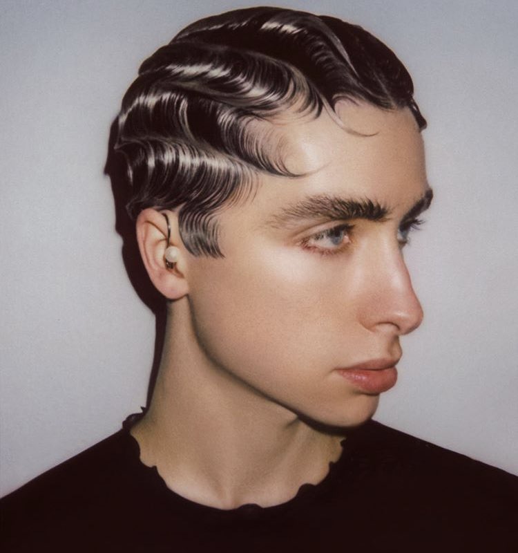 多眼 こういうクラシカルな髪型の男性が大好きなんですが この髪型ってなんでいう名称なんでしょうか これはロサンゼルスのメイクアップアーティストzaheer Sukhnandanがヘアーセットしています T Co Kkgbaj8gx3 T Co Ooecnau2yk