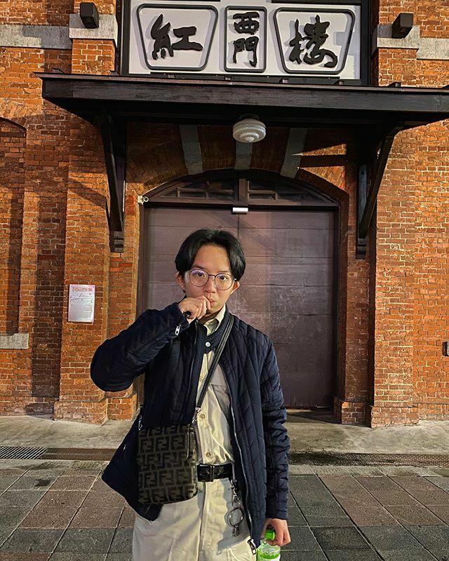 AlexLiang031's tweet photo. 千言萬語抵不過一句話
反反覆覆握不住一粒沙
我的眼神和別人不一樣
如果你懂請你別走
——————
模特：我阿奏是日本人
攝影： @kiang_fenny.fei 講話像日本人
文案：林志穎-不是每個戀曲都有美好回憶 https://t.co/zRGfiGAwf4 https://t.co/DKaHqE0H65