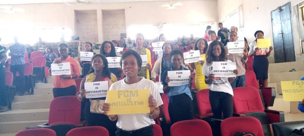 ovi_wce's tweet photo. Awesome screening!
One step closer to #ENDFGM in Imo State. #FGM #MyIssueToo
#InternationalWomensDay #IWD2020 #IWD #EachforEqual #BeTheVoice #NotTheVictim #GenerationEquality #Geng @GisellePortenie @itnoydfilm @robinson4eva @UNFPA @Atayeshe @phumzileunwomen @bitytech @CanadaFgm https://t.co/ZnQED7S9Kp