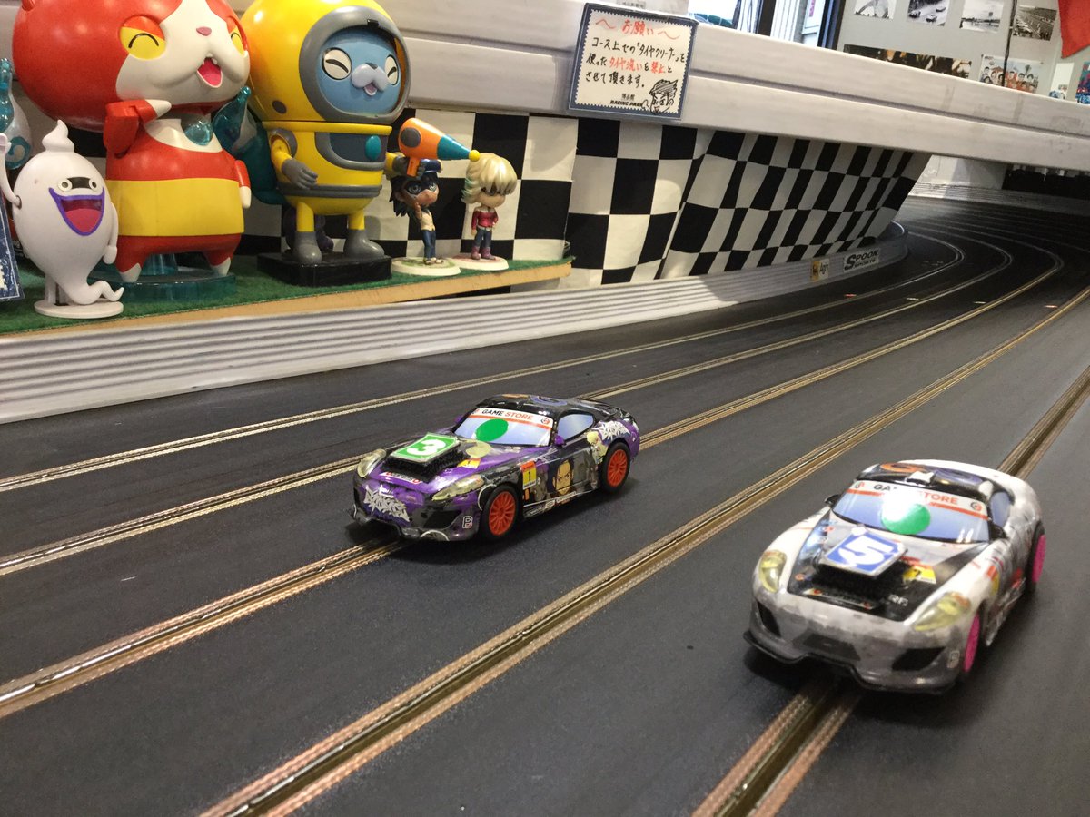博品館racing Park 公式 Pa Twitter 久しぶりに来たという男の子が初めてスロットカーやる男の子に色々とコツを教えレースする そしてまた再会を約束する 凄く良いシーンを見せて頂きありがとうございます 二人ともjr レースで待ってるぜ スロットカー