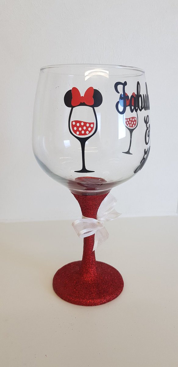 RachelH80891772's tweet photo. Loved doing this glass for a Minnie Mouse lover ❤ https://t.co/UdRfnhw4HK