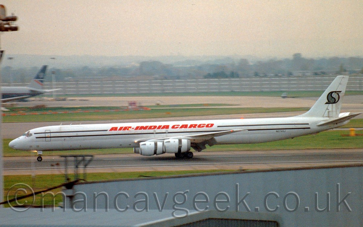mancavgeek's tweet photo. N874SJ, Douglas DC8-73CF, Air India Cargo, at London Heathrow, 3rd November 1994.
#avgeek #planespotting #london #heathrow #lhr #egll #queensBuilding #glasshouse #douglas #dc8 #airIndiaCargo https://t.co/LYsLnkKNAh