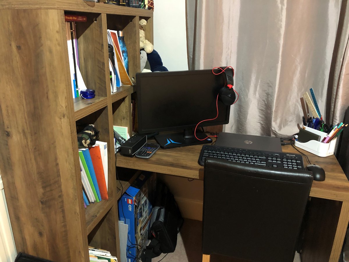 WickhamCourtSch's tweet photo. More wonderful work spaces, my desk never looks that tidy! #wcsremotelearning https://t.co/M6f7zAGuii