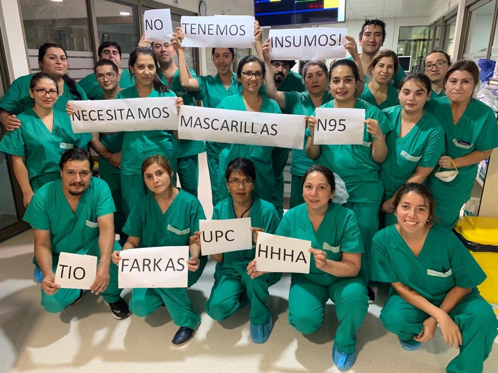 jorebcas's tweet photo. @chilevision estimados el personal de cuidados intensivos del Hospital HHA Región de la Araucania,  no tienen implementos de protección personal, necesitan de la ayuda y difusión de los medios, para que les entregue suministros el estado, están luchando solos... https://t.co/th3WzoHD28