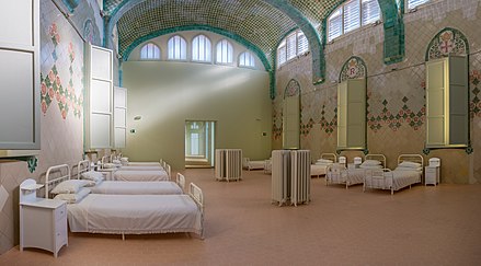16/n An interior of the above Hospital de la Santa Creu i Sant Pau in Barcelona: