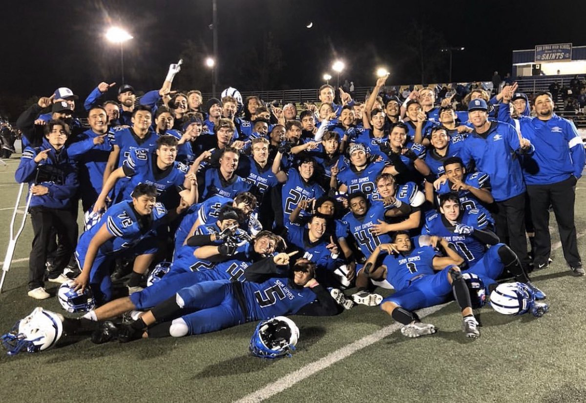 If you are a football person please join the challenge of posting a football photo. Just one picture, no description. Please copy the text in your status, post a picture, and look at some great pictures.