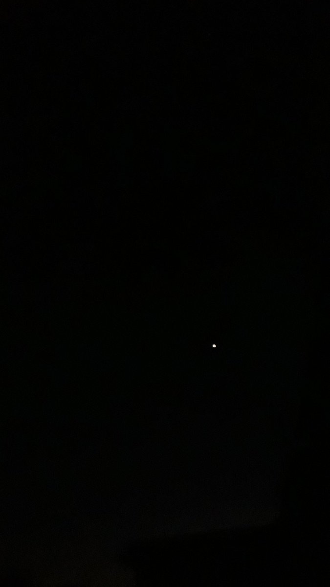 wicky_wack's tweet photo. #InternationalSpaceStation passing over this evening in Nottingham. Made my day! https://t.co/soy1bBiDLf