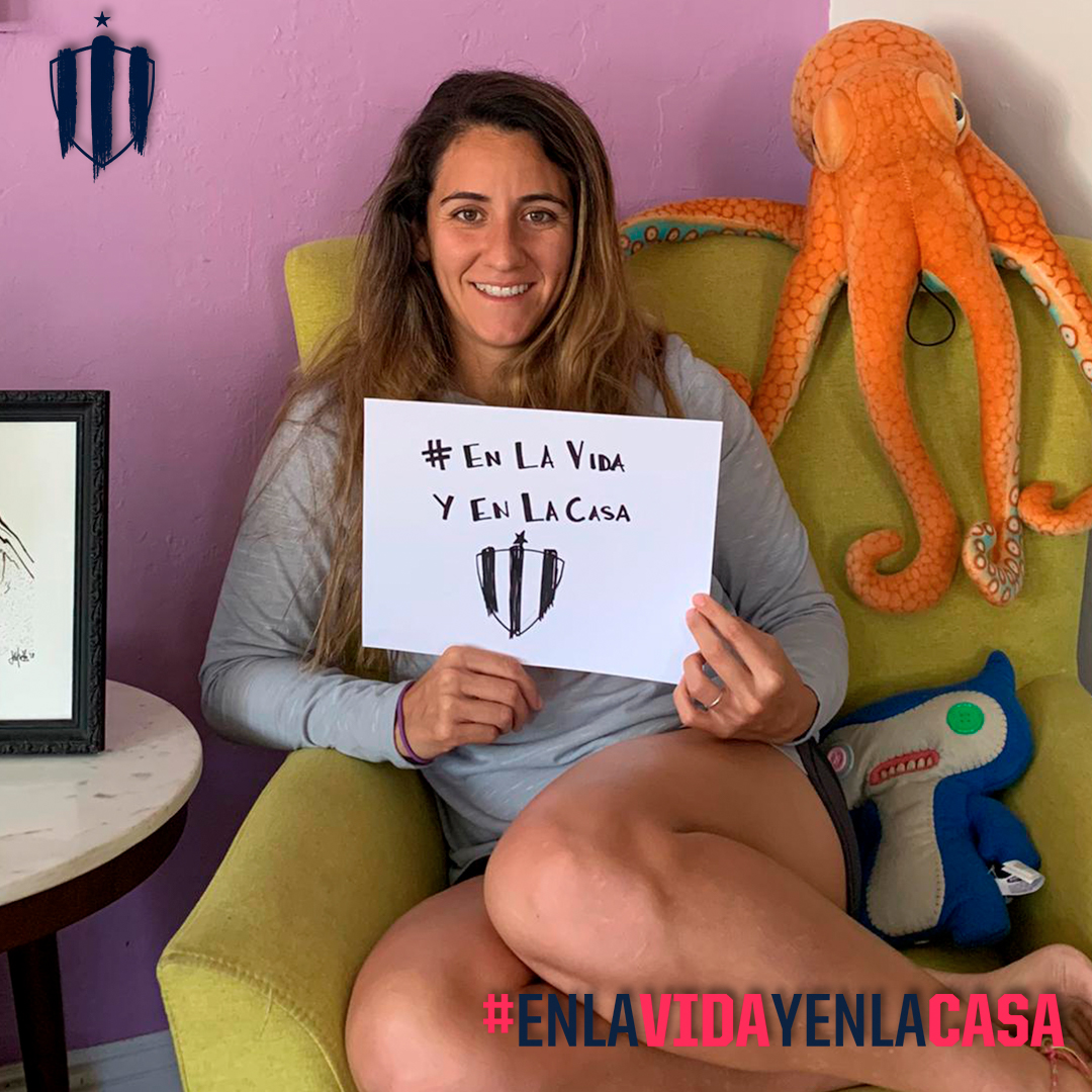 Rayadas's tweet photo. 🧩| "Mantengámonos a salvo, y lavémonos las manos 👐🏼🧴 frecuentemente" - @aricalderon5.

#EnLaVidaYEnLaCasa 🏡💙⚪️
@LigaRSe | @LigaBBVAFemenil https://t.co/JzW2g9lbYc