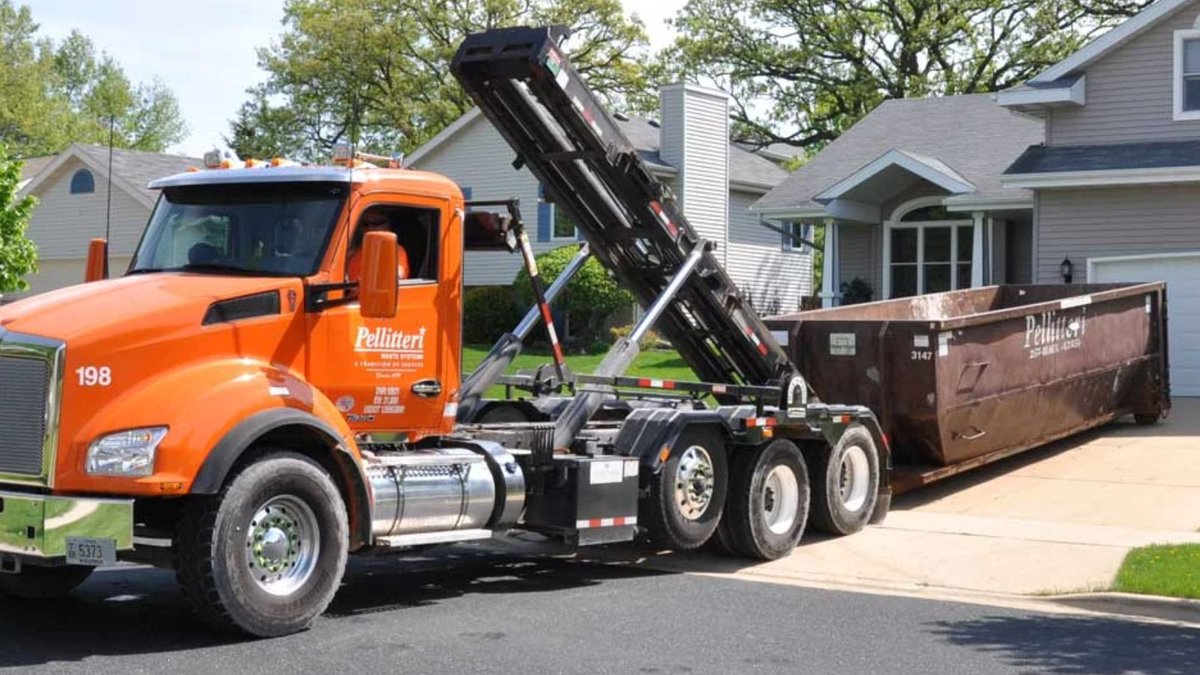 PellitteriWaste's tweet photo. Our temporary dumpster solutions are perfect for junk clean out, large items, construction projects, and more. https://t.co/t9Imk51JLn

#temporarydumpsters #springcleaning #junk #largeitems #construction #solution #Pellitteri https://t.co/wQ7UfgOKia