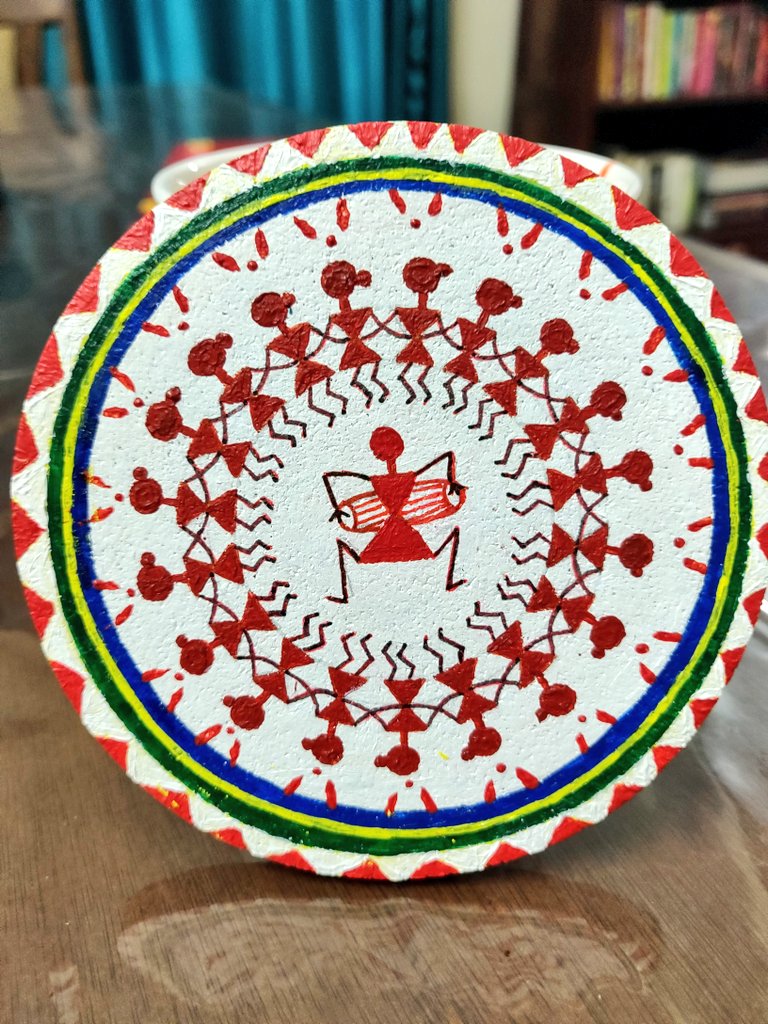 I also quite like the Warli & Madhubani coaster set I'd made... These are acrylic on cork. #JogaInLockdown