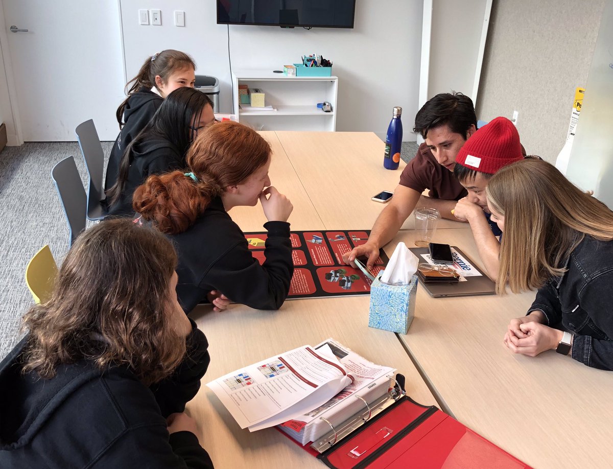 curiosity11770's tweet photo. Last month, we had the opportunity to meet Lino, Partner Success Associate, and Taylor &amp; Daniel, two software engineers at @headspace. We learned to not be afraid to change directions if something isn’t working.
#omgrobots #morethanrobots #firstlikeagirl #skystone #headspace https://t.co/RMtgCxI43a