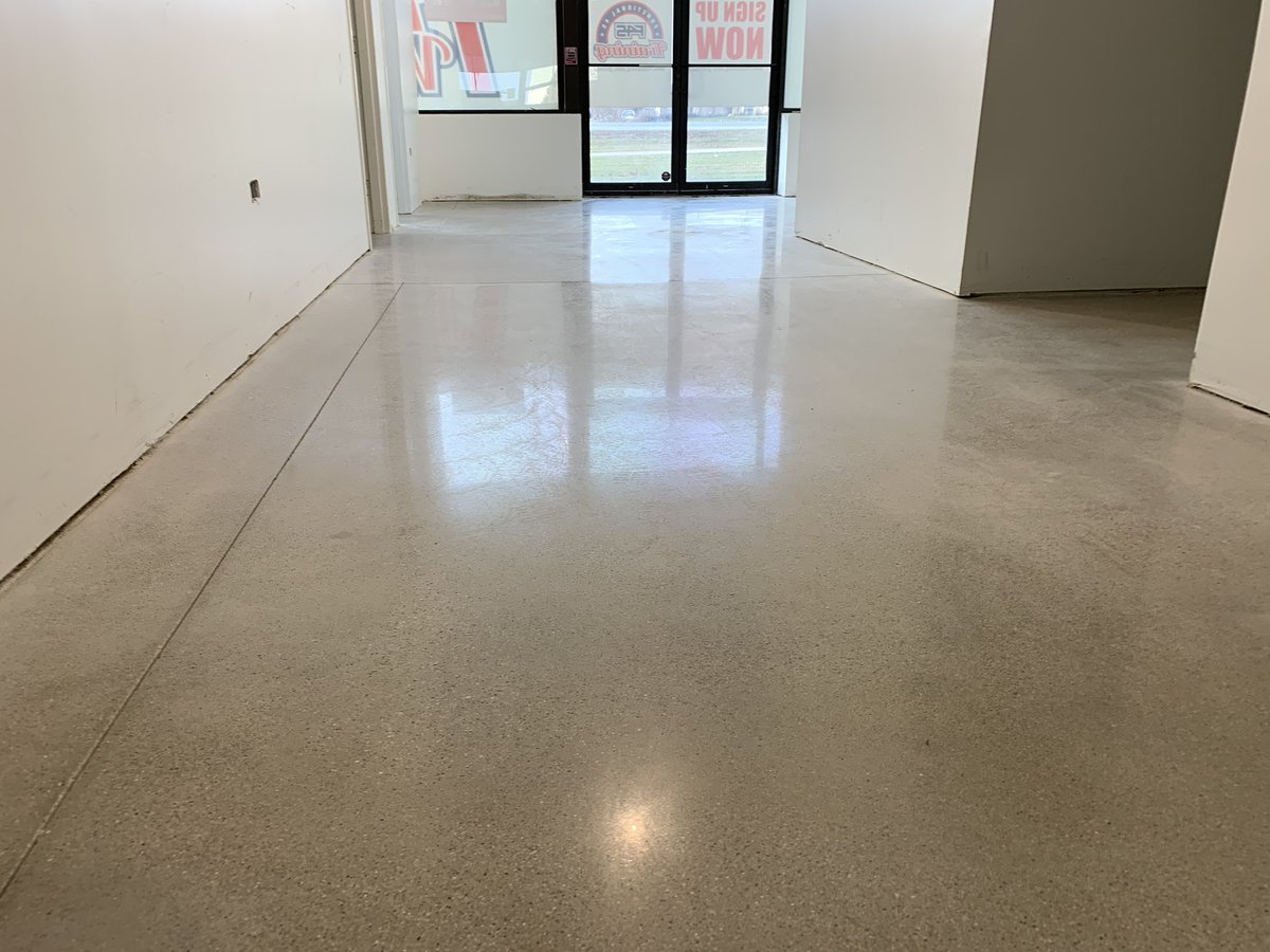 PetermanColin's tweet photo. #PolishedConcrete#1500Grit @F45Training https://t.co/Gb9k3v014S