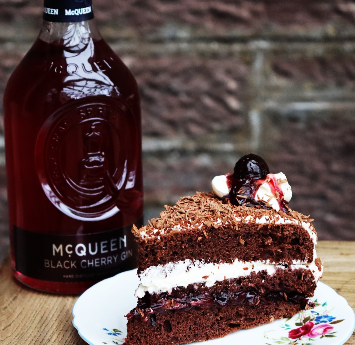 Mcqueen Gin Looking To Brighten Up Your Wednesday Try A Mcqueen Black Forest Gateau This Retro Recipe Is Sure To Put A Smile On Anyone S Face Gin Mcqueen Mcqueengin Drink