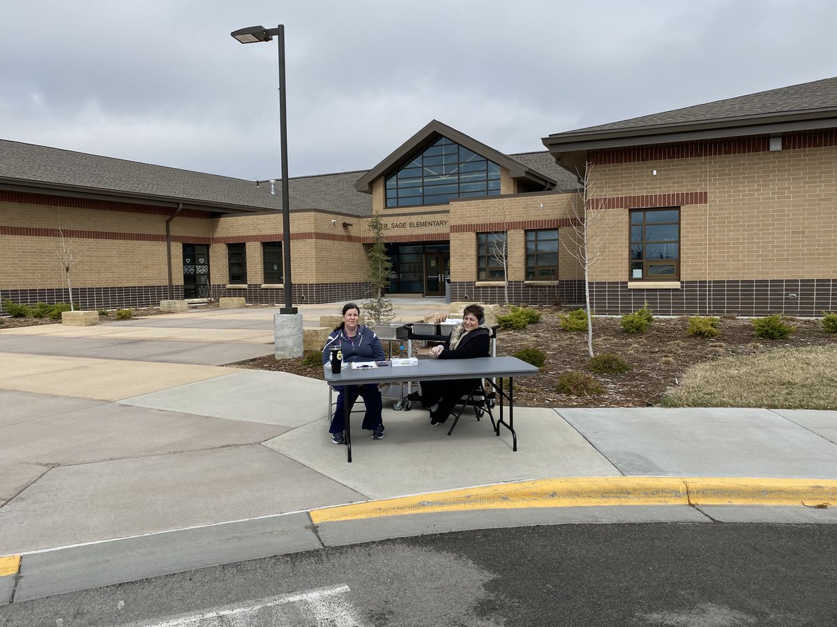 ksuburke's tweet photo. More Nutritional rock starts making sure our kids get fed. ⁦@SHSchools⁩ https://t.co/e78uboGDOb