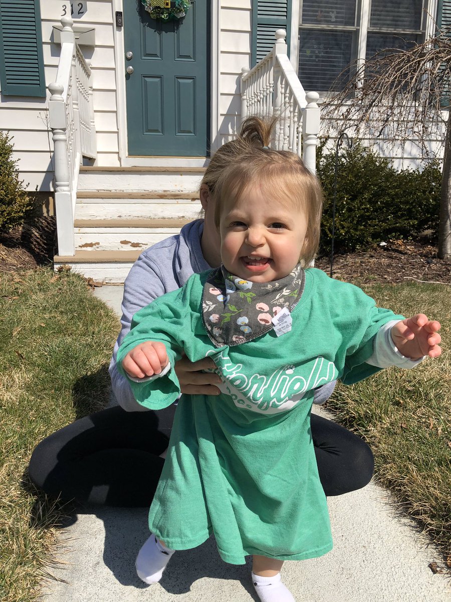 MrsTrueD70's tweet photo. Makayla, Lizzy, and I are representing the Bulldogs today! I miss my kinders so much! Enjoy this beautiful day!  #d70bulldogs #virtualspiritday https://t.co/gmXdh4FIFz