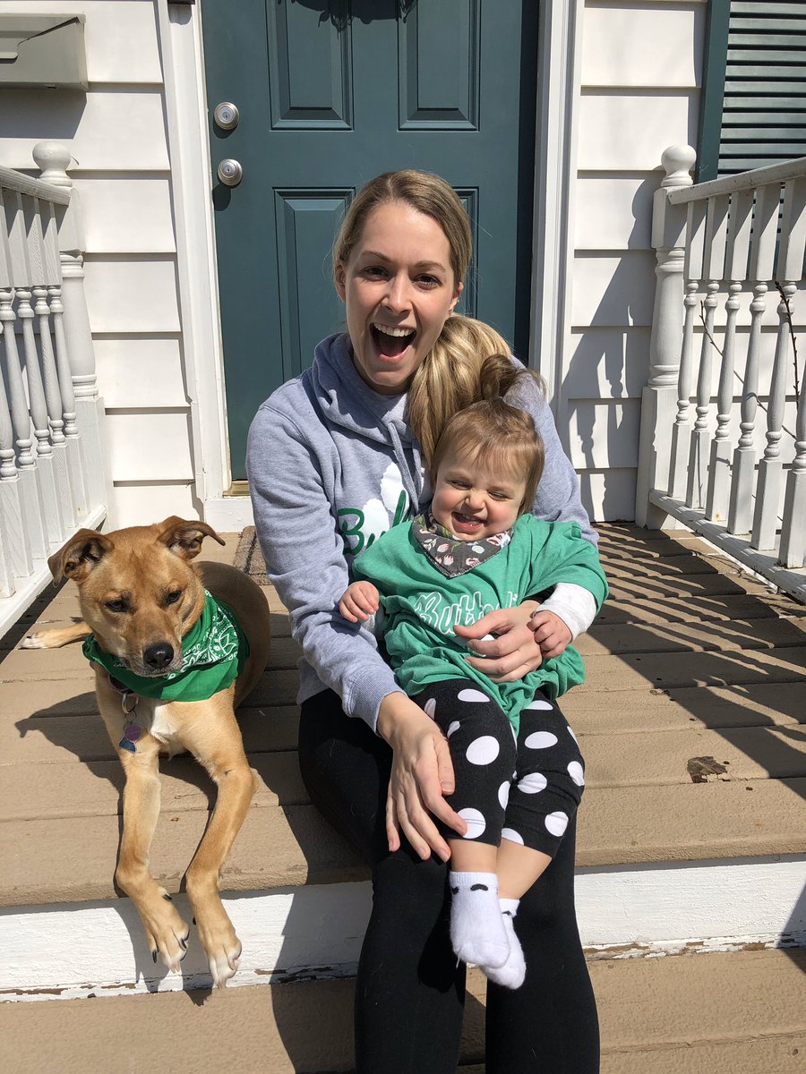 MrsTrueD70's tweet photo. Makayla, Lizzy, and I are representing the Bulldogs today! I miss my kinders so much! Enjoy this beautiful day!  #d70bulldogs #virtualspiritday https://t.co/gmXdh4FIFz