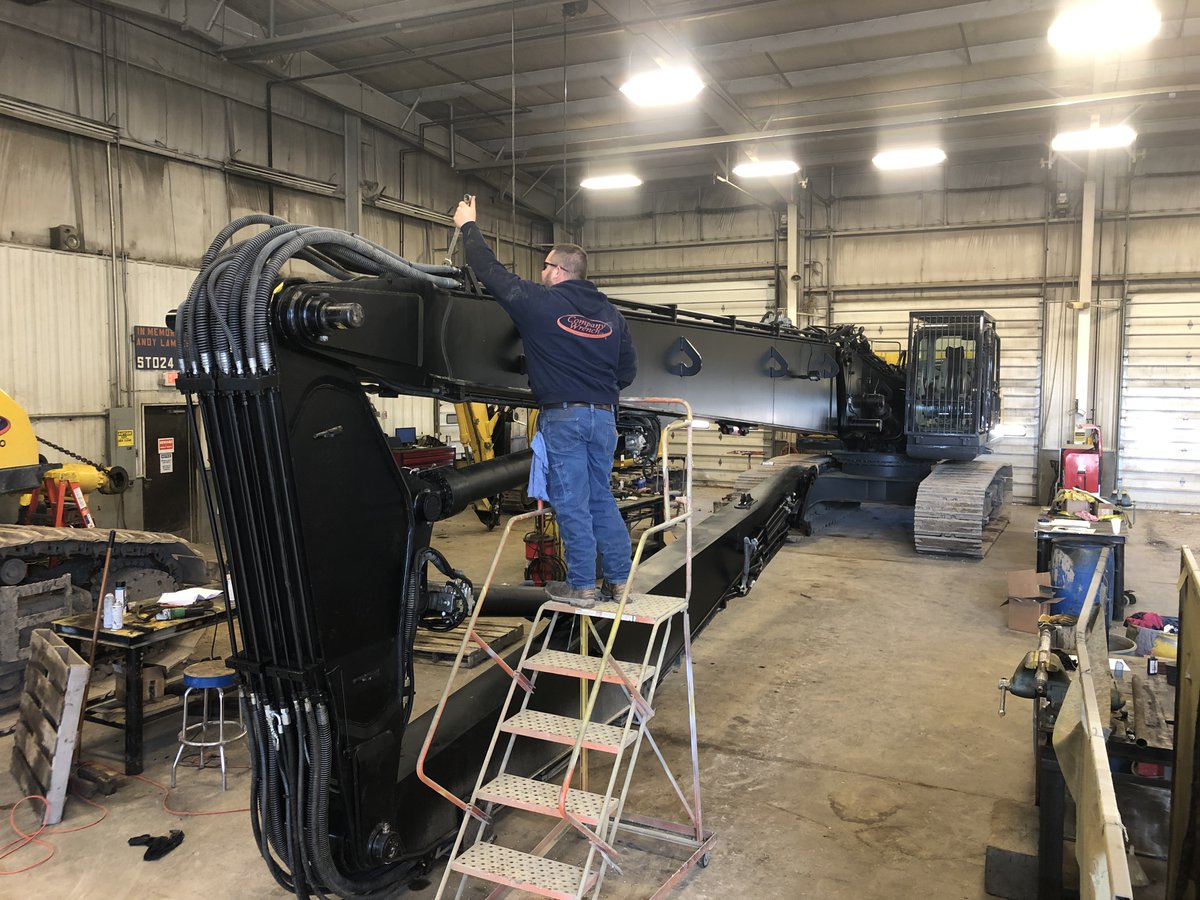 CompanyWrench's tweet photo. Still turning the Wrench on our #Kobelco #HighReaches to make sure our customers can do what they need to do! π¨βπ§
#CompanyWrench #CuttingEdgeOfCustomerService #WednesdayMotivation https://t.co/wjmGAExEJd