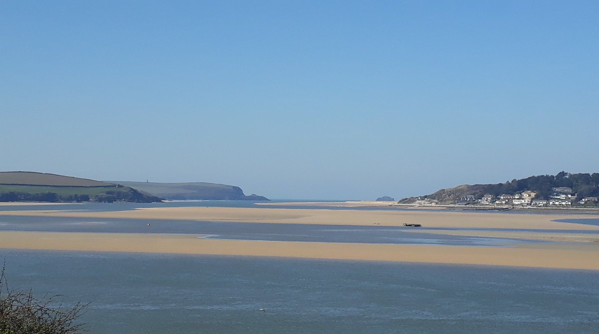 QuayArtPadstow's tweet photo. Good afternoon on the Camel Estuary #CamelTrail #Padstow #Rock #ItsABlueDay @EvocativeCorn @Intocornwall @CornwallHour @iwalkc https://t.co/E8Wgnf3f4Z