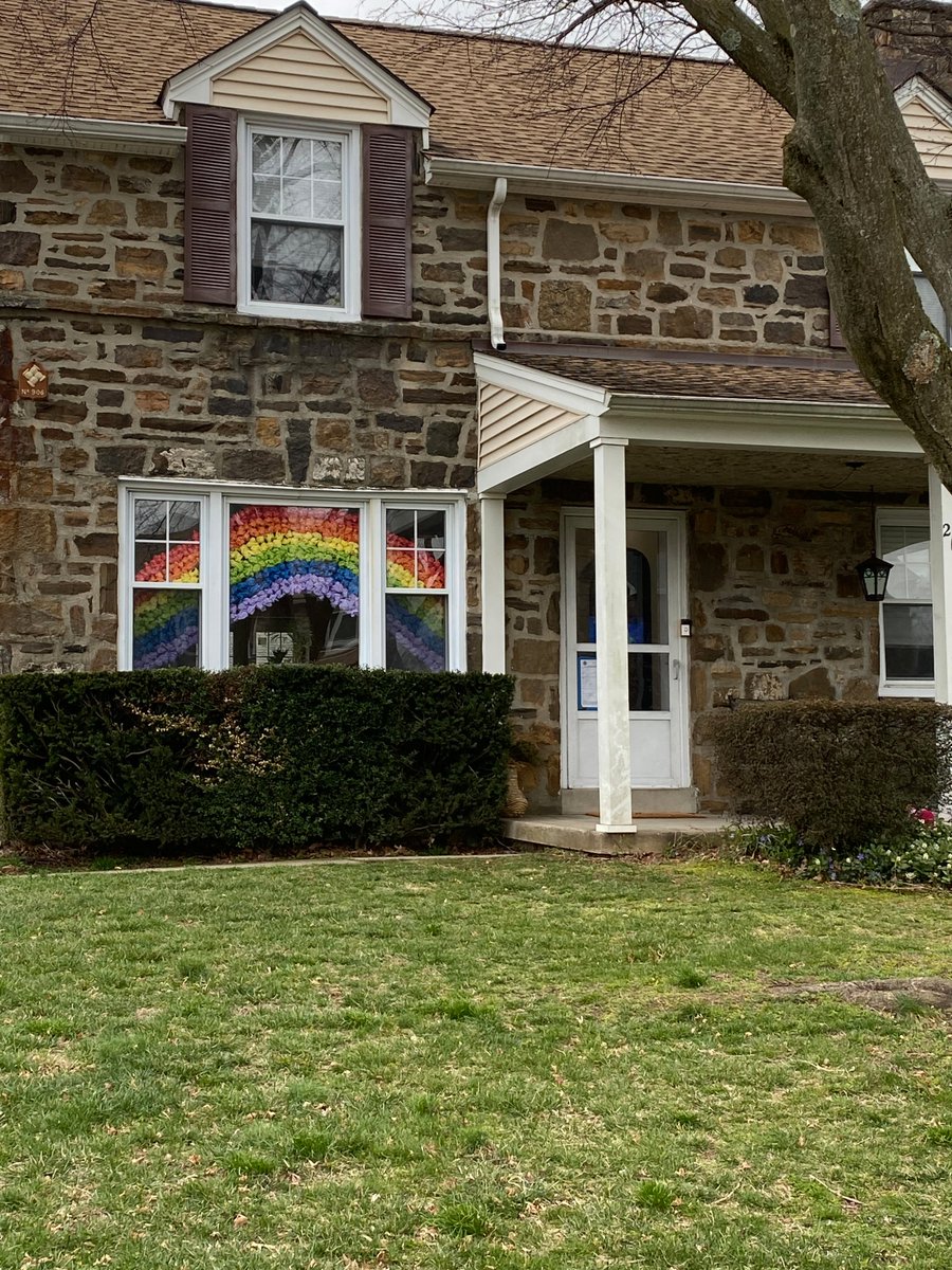 7ate9Design's tweet image. Found my first quarantine rainbow today and it really did brighten up my day! #RainbowHunt #Havertown