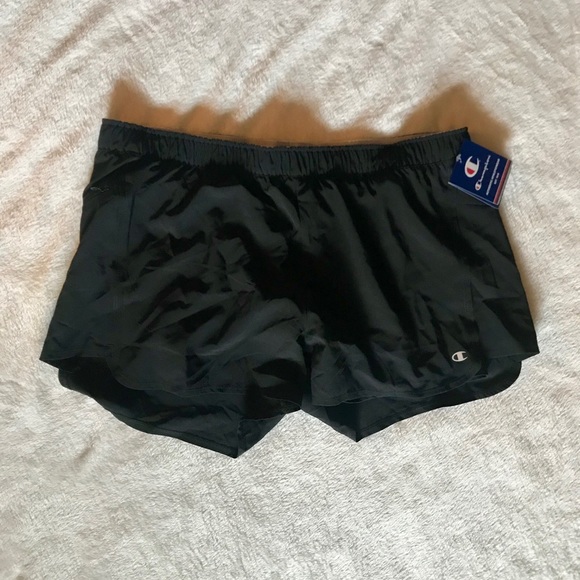 FabFunemployed's tweet image. So good I had to share! Check out all the items I&apos;m loving on @Poshmarkapp #poshmark #fashion #style #shopmycloset #jcrew #champion: posh.mk/2y8VBWMe94