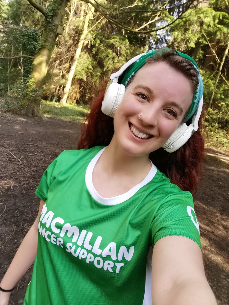 abbiedavis01's tweet photo. It was super easy to choose what to wear on today's lunch run in the sun ☀️ #TeamMacmillan #WeAreHere https://t.co/pRFyHlwAfk