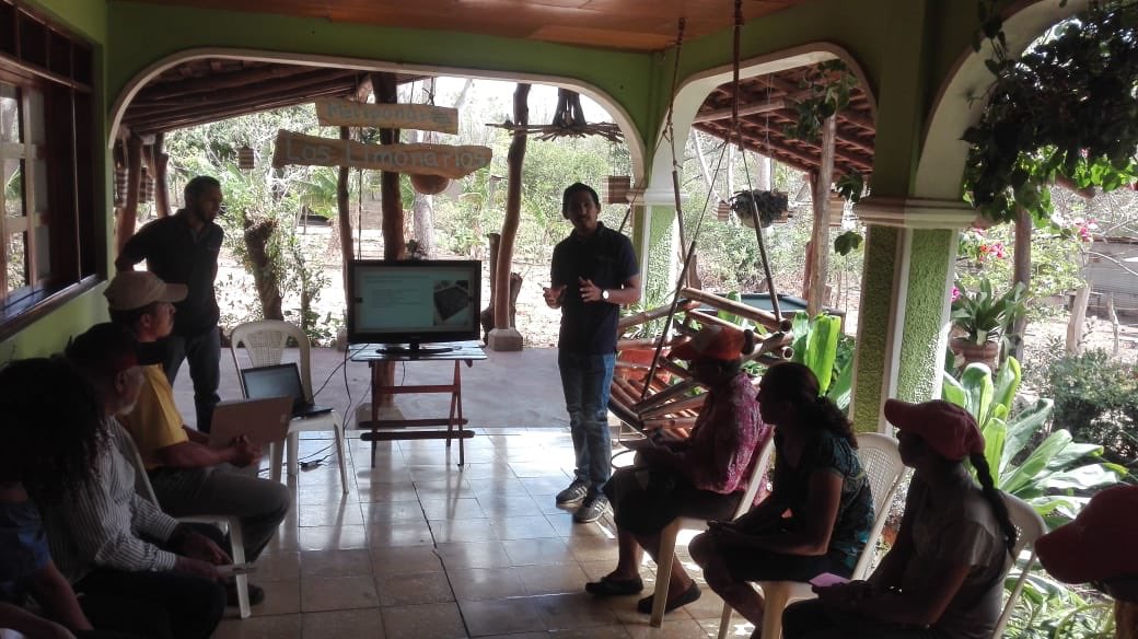 Mesa apicola de #Rivas planificando acciones que refuercen al sector en el sur de #Nicaragua <a href="/MeffertLule/">Astrid Meffert</a> @MEFCCANic <a href="/ManaguaMefcca/">MEFCCA_Managua</a> <a href="/_InakiLopez_/">Iñaki López</a> <a href="/ComercialHoreb/">Comercial.Horeb</a> <a href="/Beewaze2/">Beewaze</a>
