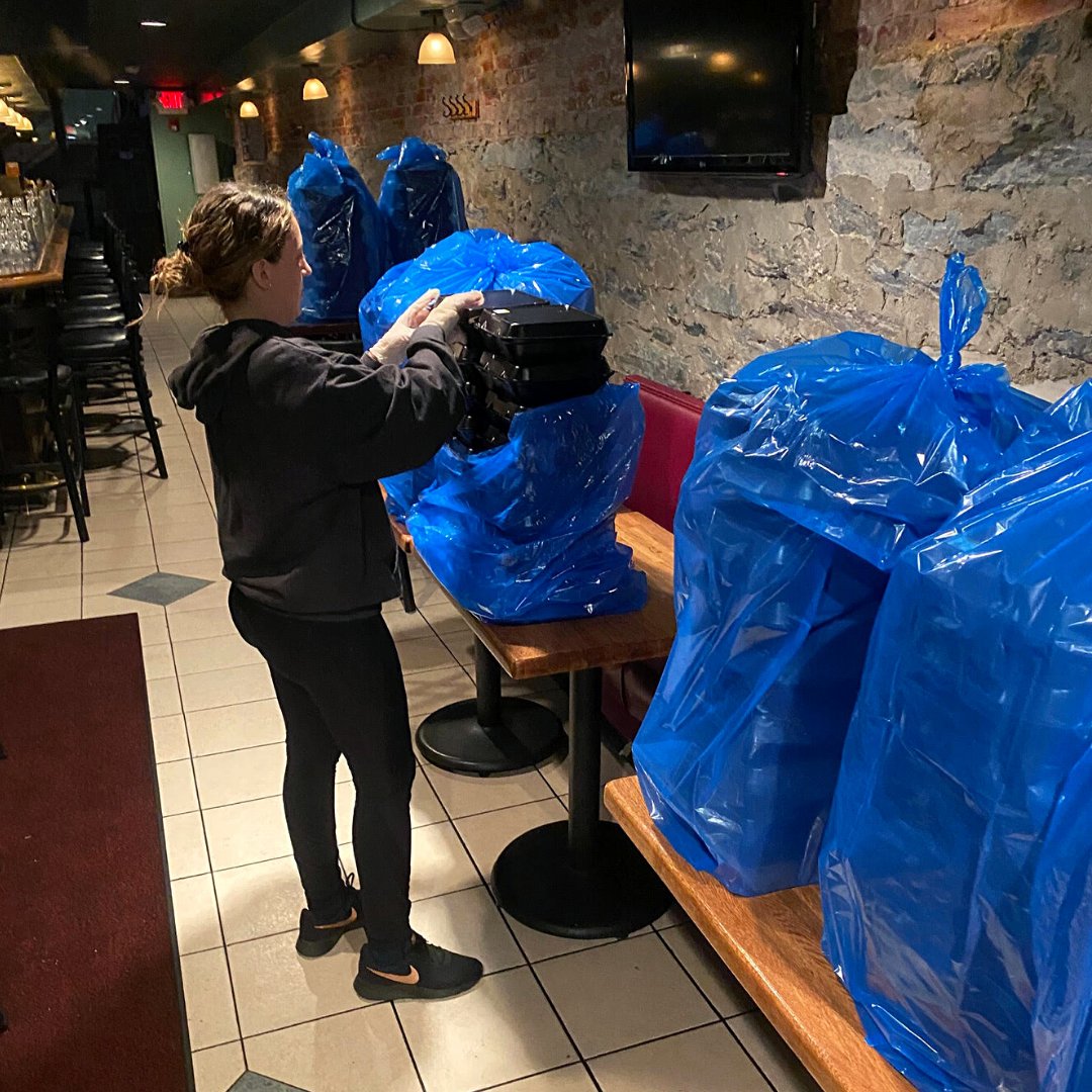 oneupevents's tweet photo. A HUGE THANKS to @cavsrittenhouse
 for this amazing delivery of food yesterday for our Hospital Heroes Food Drive!

Sponsor meals or participate as a restaurant: https://t.co/TbcxNjQH3E https://t.co/DN0fU2DPmw