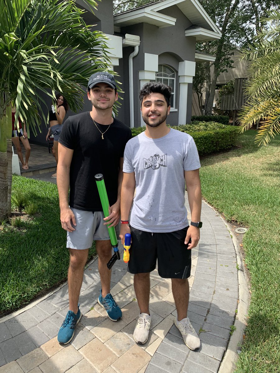 RichardPicot's tweet photo. Oscar Franco out by fifty shades of spray🤝@chswaterwars20 https://t.co/pvuzUVm1Fb