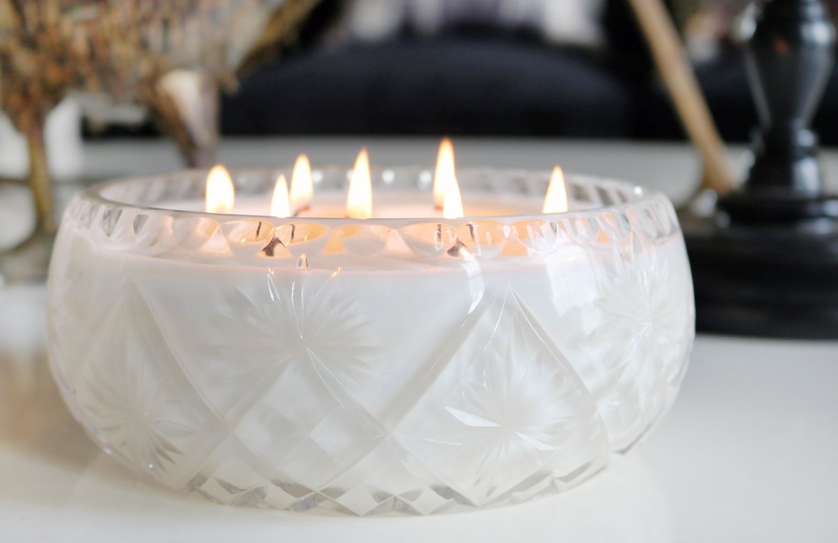 moderngrandtour's tweet image. MAKE YOUR HOUSE A HOME // Make your house a home we are offering 10% discount to all items on our website, shop now amoderngrandtour.com #amoderngrandtour #aynhoepark #giftideas #gifting #gift #keyring #featherlamp #feathers #giftsforher #giftsforhim #interior #home #design