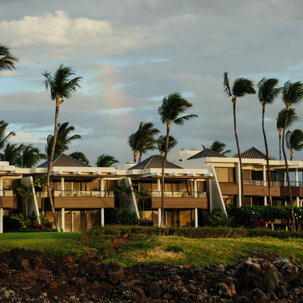MaunaLaniPoint's tweet photo. Don't mind us, just currently enjoying the sunset from our villas 💅 😎 

#beach #vacay #wanderlust #beautifuldestinations #travelgram #hawaii #gohawaii https://t.co/J0Pf5khBH9