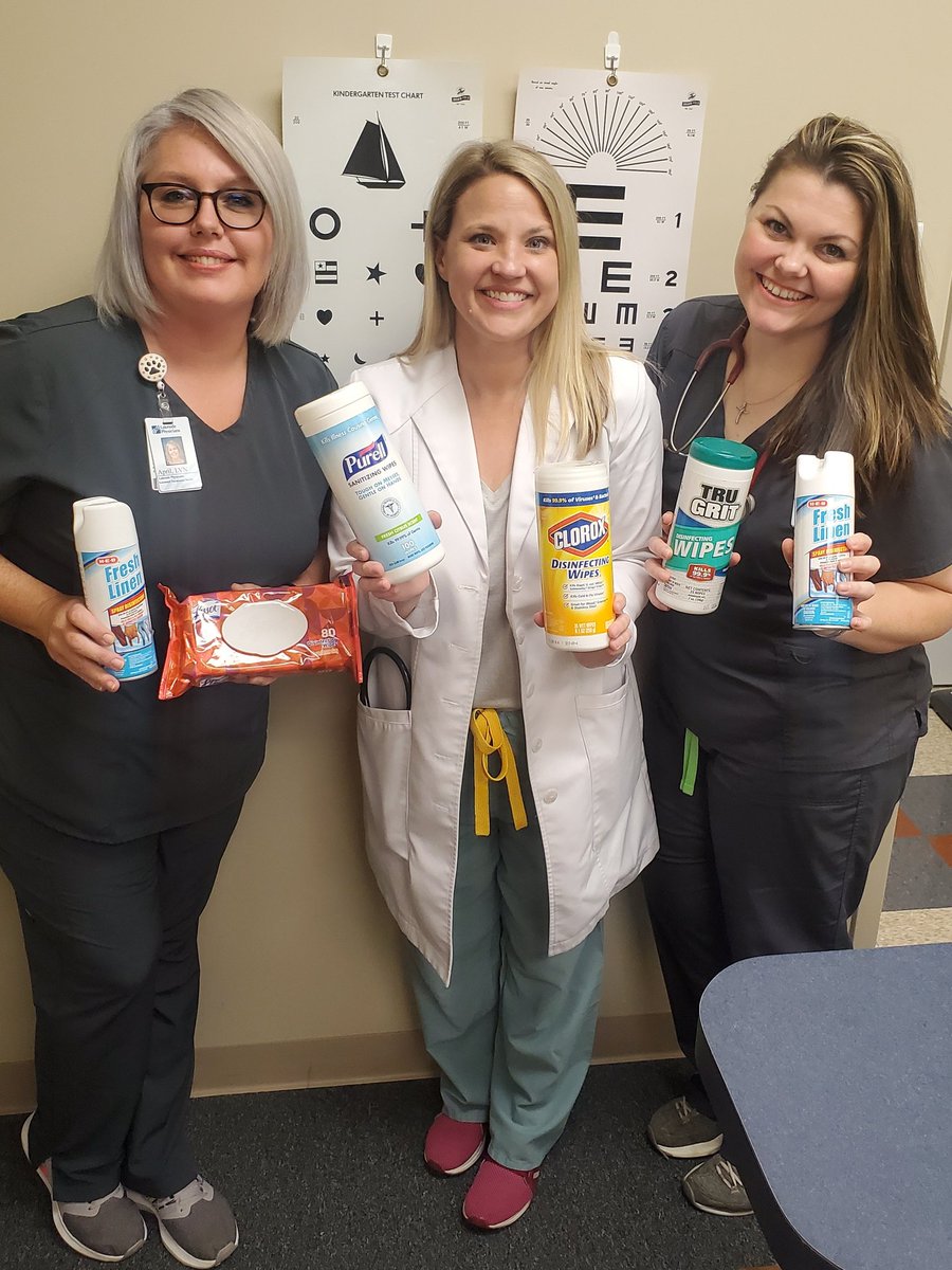 KellyOCarroll4's tweet photo. A HUGE thank you to @granburyisd & @DrJeremyGlenn for helping us keep our patients safe & healthy! Some supplies are getting low, & this is a HUGE help!! #PiratePride #GISDgr8ness ๐๐ #BoxFullOfGoodies https://t.co/GCW60femew