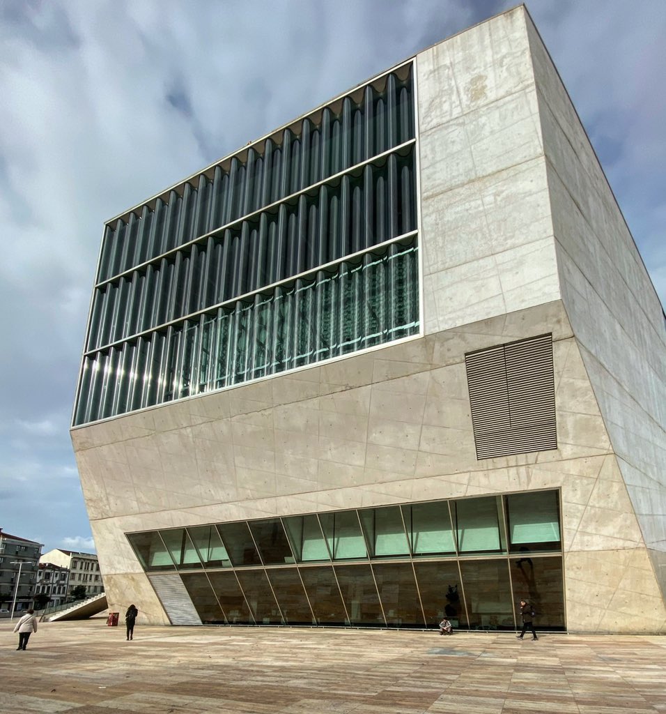 Pabloxcc's tweet photo. Casa da Música. OMA. Porto-Portugal. Septiembre 2019.
#portugal #oma #porto #oporto #architecture #architecturephotography #contemporaryarchitecture #koolhas #arquitectura #europe #shotoniphone #shotoftheday #abstract #composition #designboom #fubiz #fivesixmag #toskamag https://t.co/jWXzGR4YAu