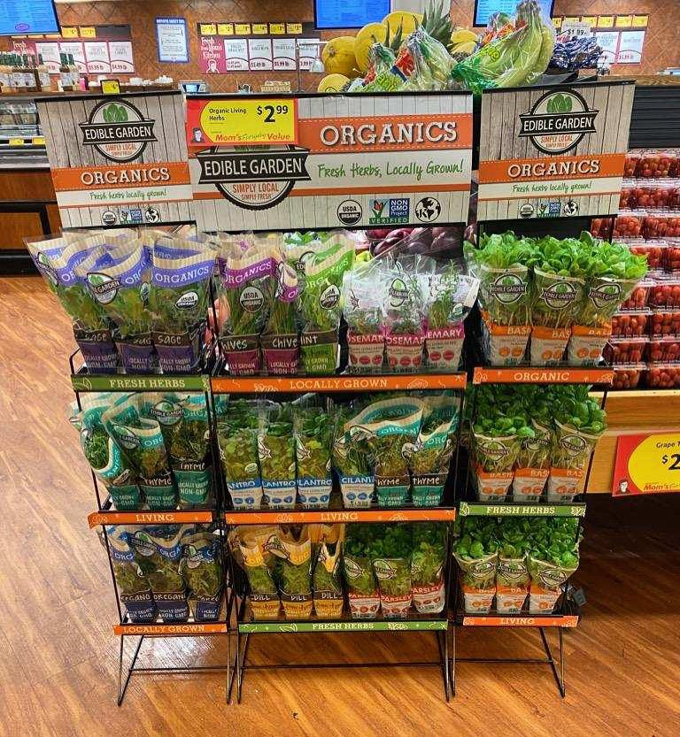 EdibleGardenUSA's tweet photo. We're still growing and shipping to local stores! We just made a delivery to @GerritysMarket if you're looking for our fresh, organic herbs! Visit https://t.co/HkrI32Of3T for more info! #ediblegarden #simplylocal #simplyfresh #gerritys https://t.co/rhOszEoNP3