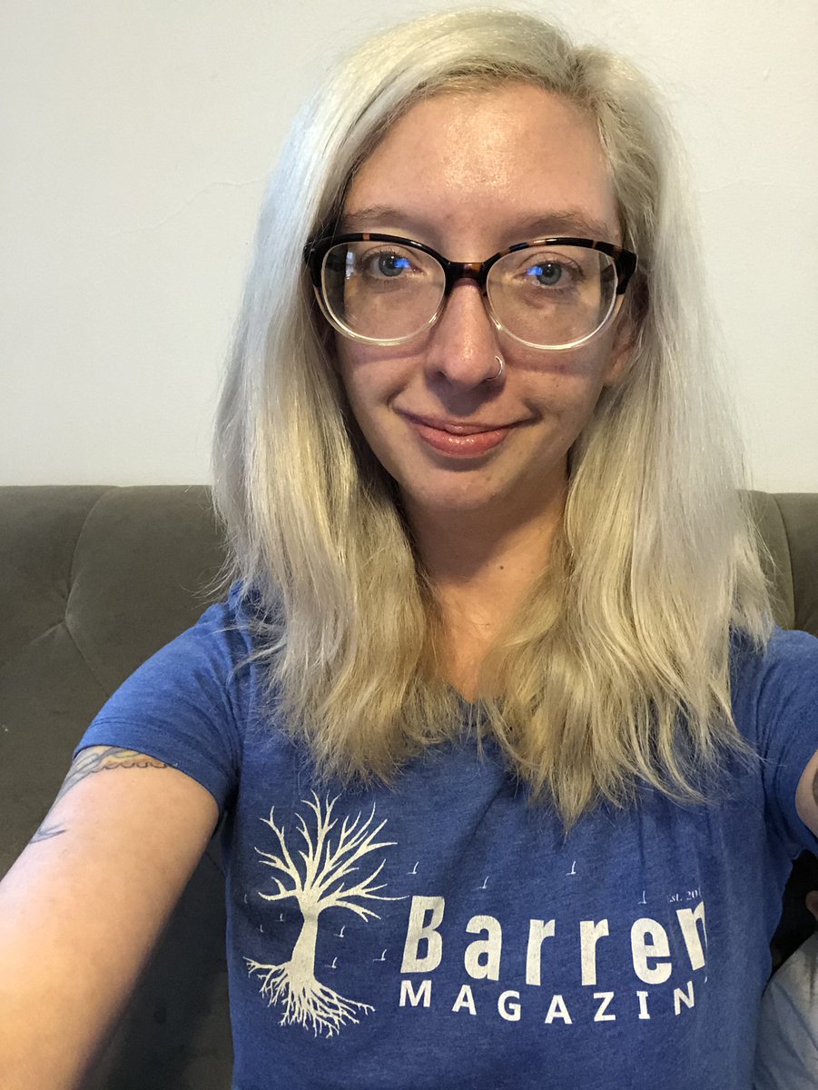 ShannonFrostGre's tweet photo. Reppen’ @BarrenMagazine with a #nomakeup, #nocontacts, #nobra selfie. We’re open for flash subs, you know... https://t.co/WkGtls2wFZ