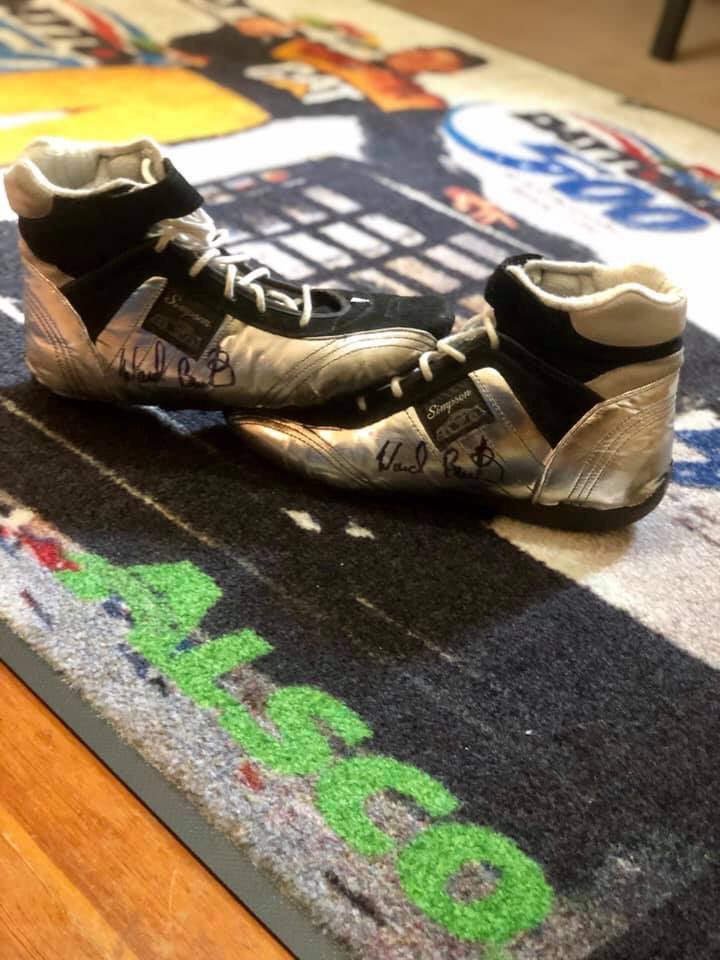 WardBurtonWBWF's tweet image. Retweet and Follow @xroadsburtons for a chance to win my racing shoes. Winner picked tomorrow!